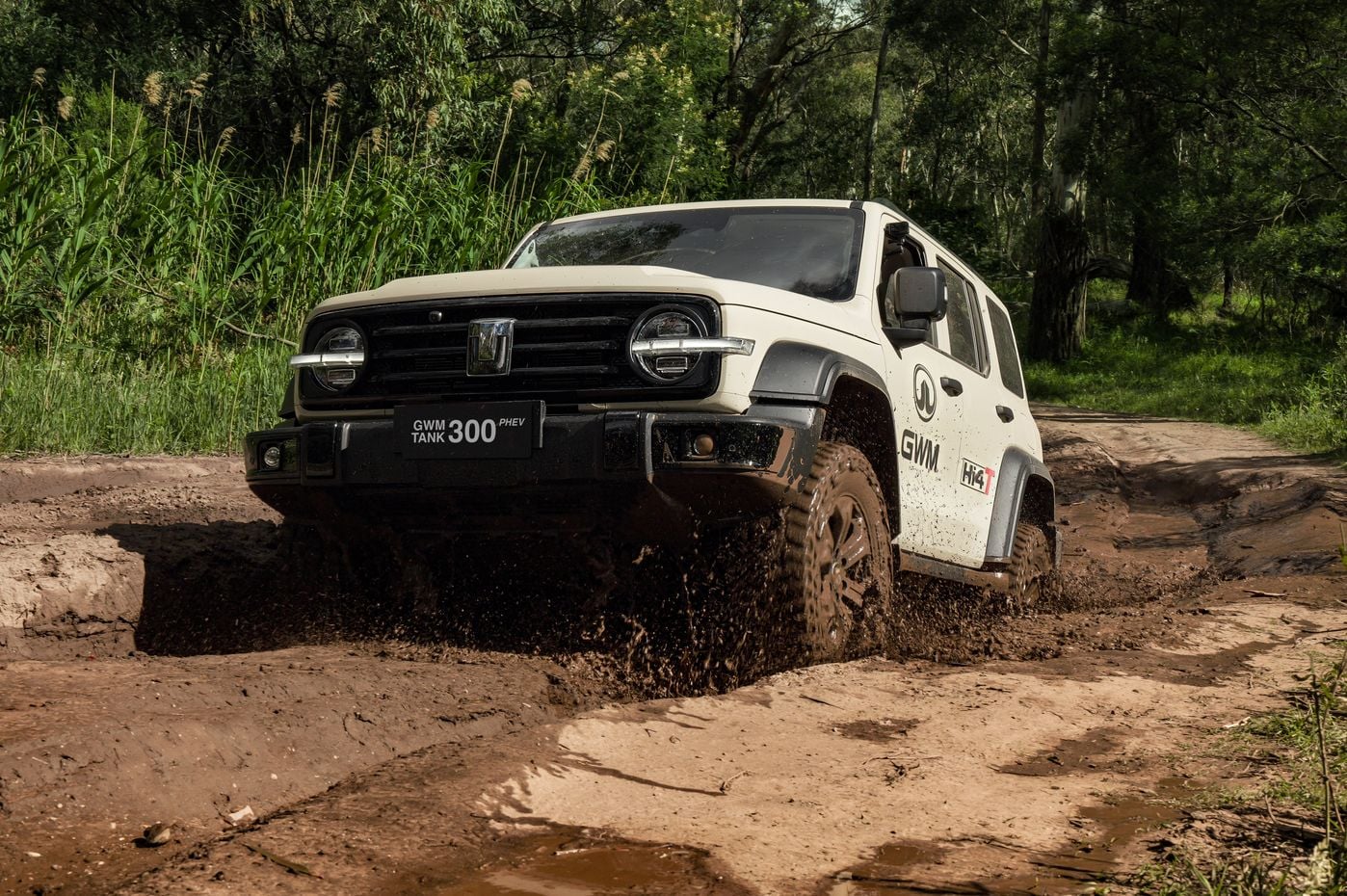 2026 GWM Tank 300 Hi4-T PHEV priced, significantly undercuts Denza B5