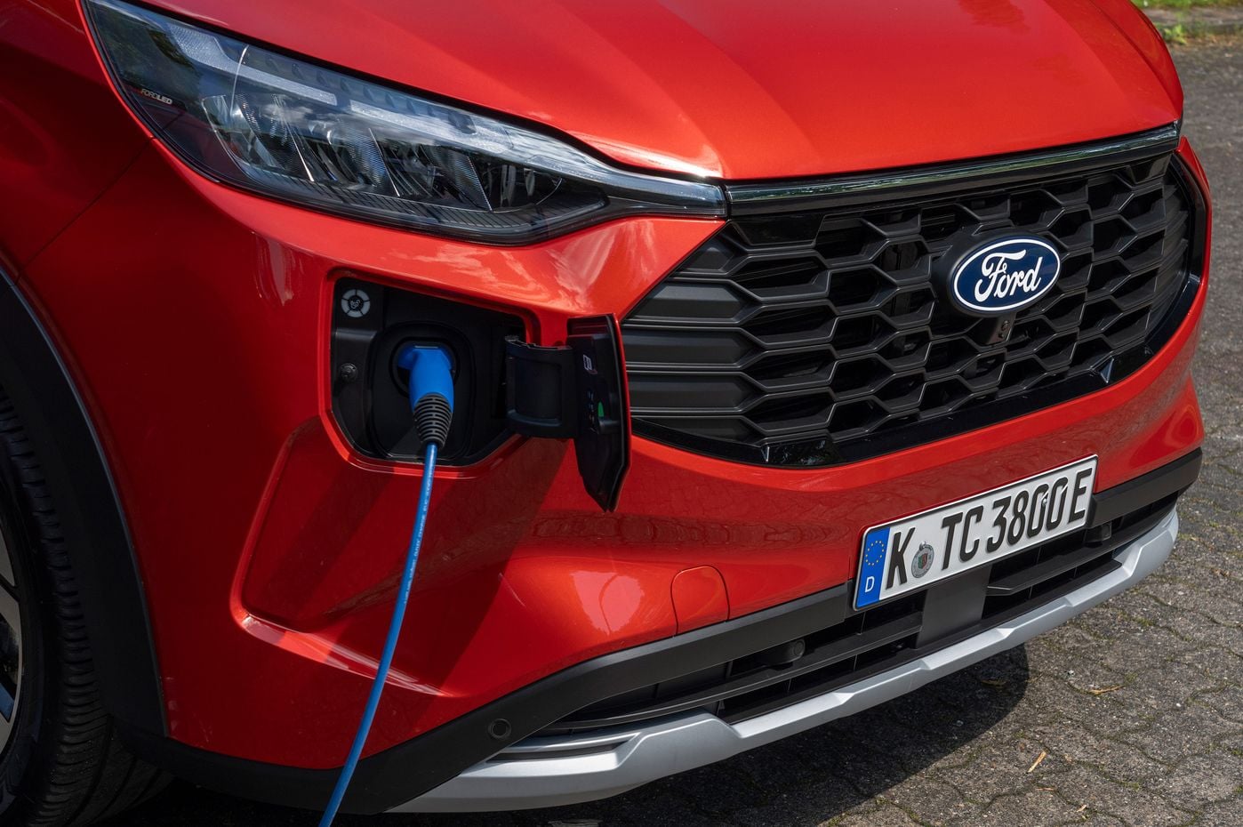 Ford Tourneo diesel axed in Australia, replaced by PHEV