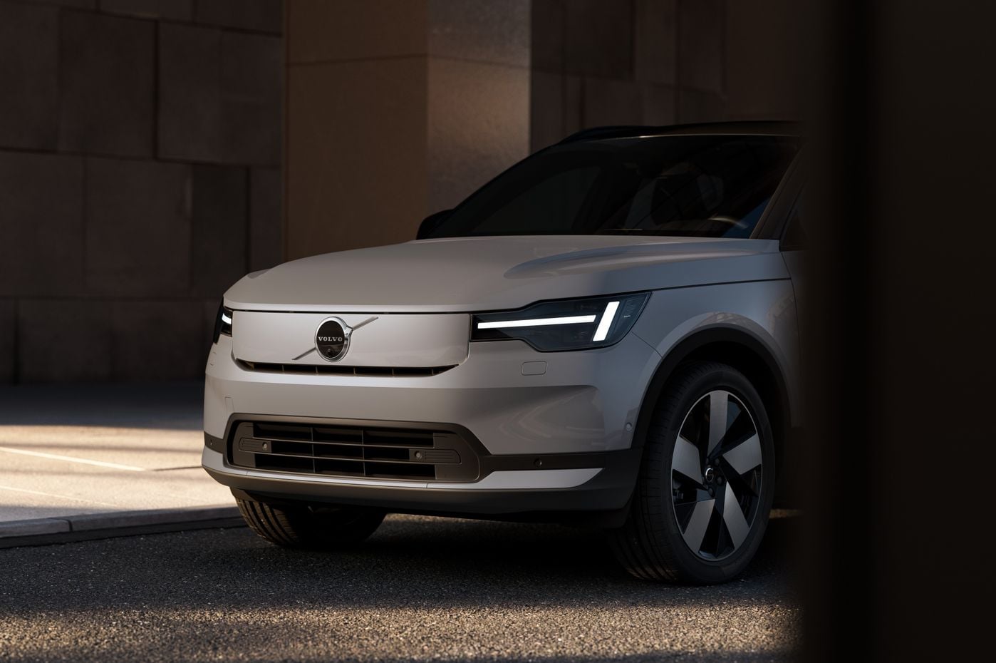 2027 Volvo EX40, XC40 updated with new tech and looks