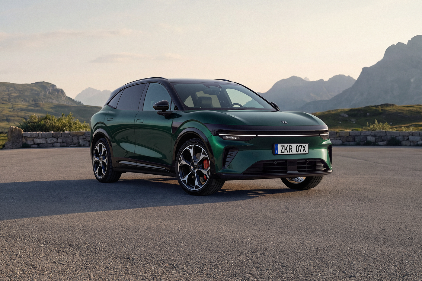 2027 Zeekr 7X: Export-market facelift revealed, misses out on major Chinese update