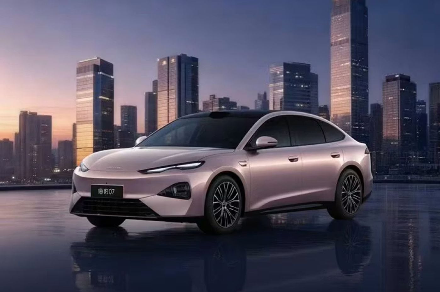 Bigger new second-generation BYD Seal 07 sedan revealed in China