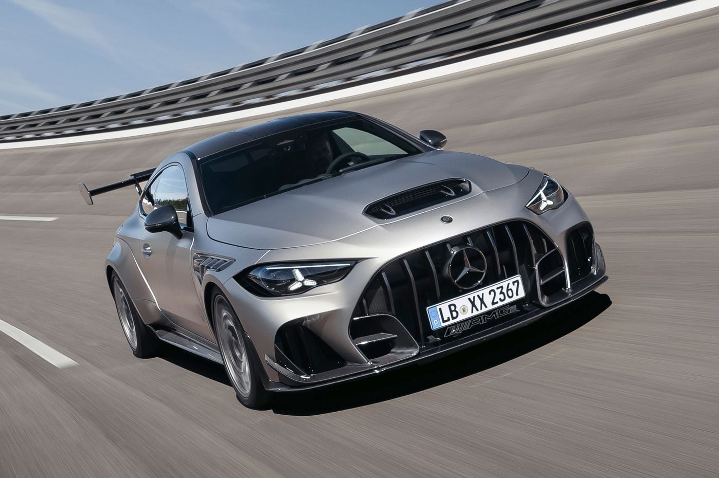 Hardcore Mercedes-AMG CLE 646 Spezialanfertigung revealed with 475kW V8