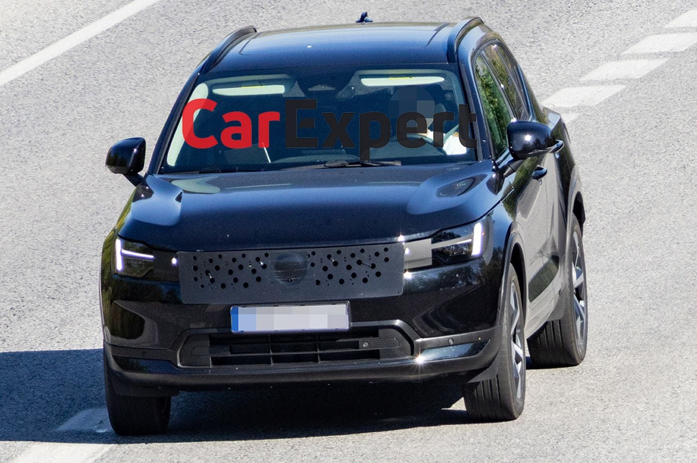 Updated Volvo XC40 spied ahead of 2027 reveal