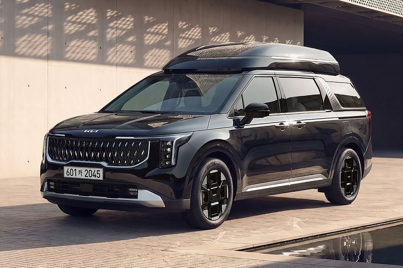 Kia Carnival High Roof: Taller model now not just for 'limousines'
