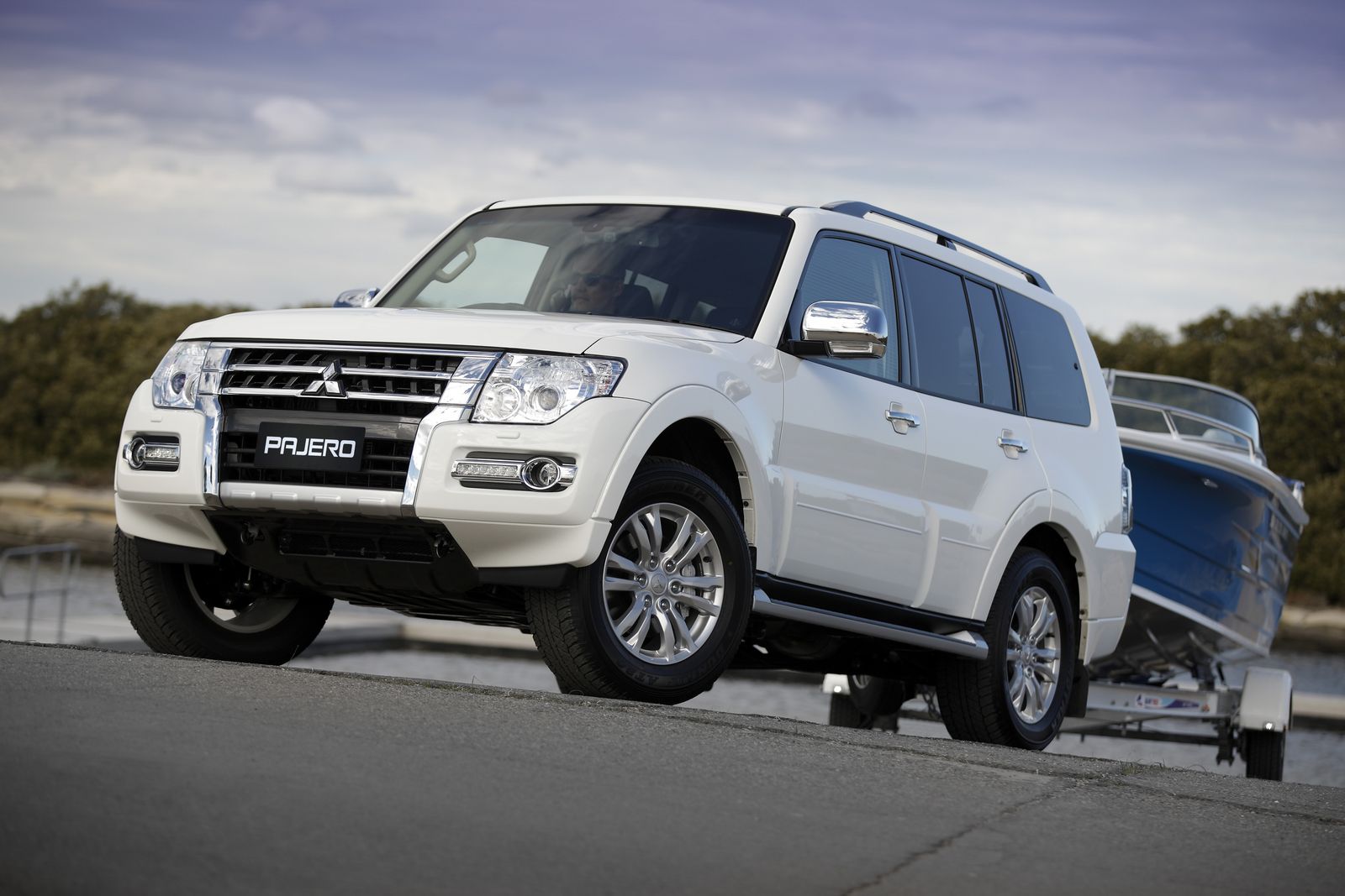 2020 Mitsubishi Pajero price and specs | CarExpert