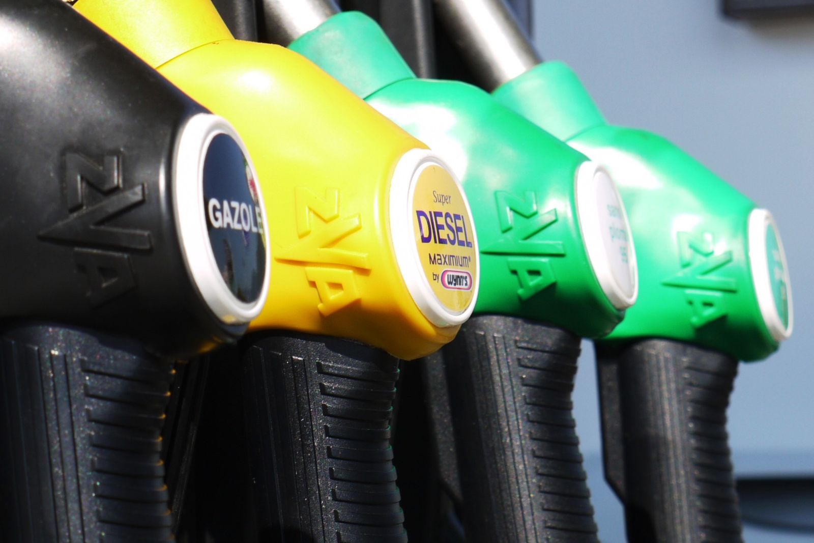 Fuel excise cut is lowering petrol prices already, says ACCC