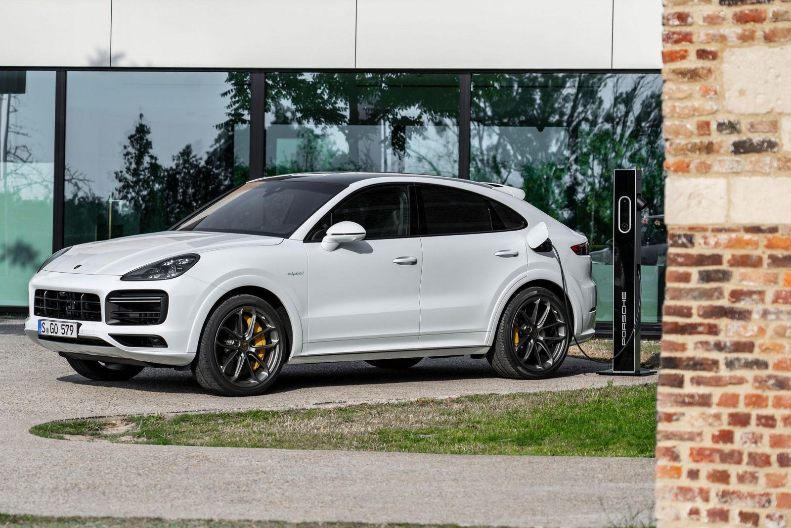 2021 Porsche Cayenne EHybrids get bigger batteries CarExpert