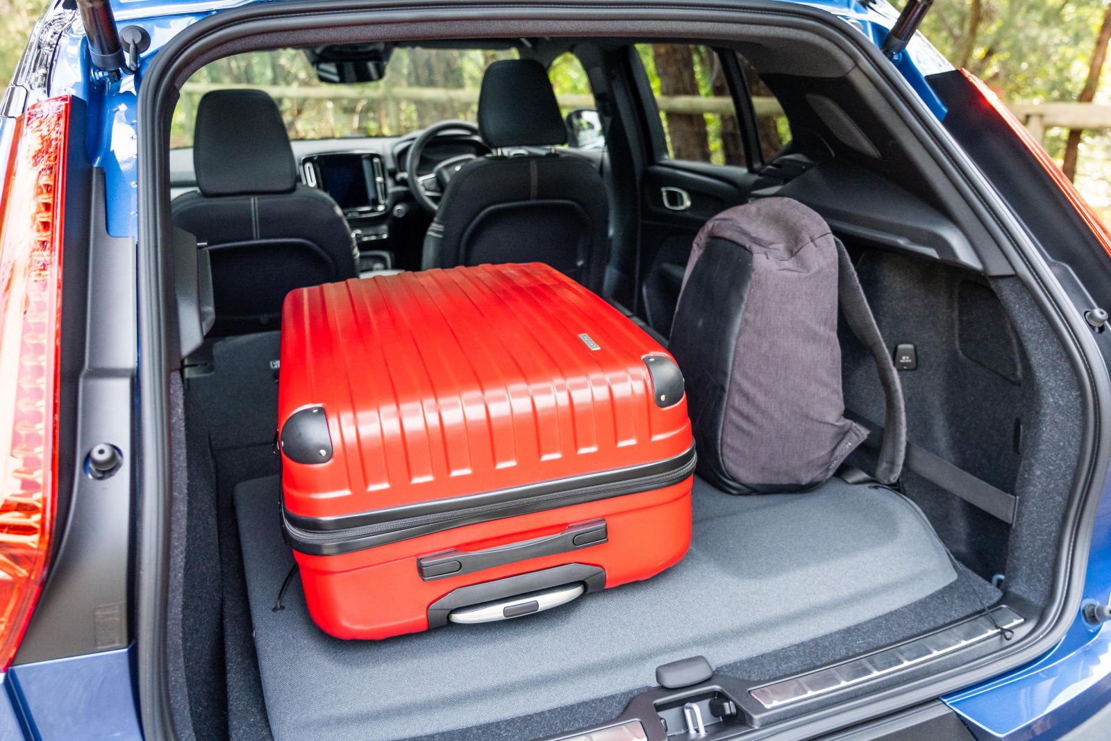 2022-volvo-xc40-price-and-specs-carexpert