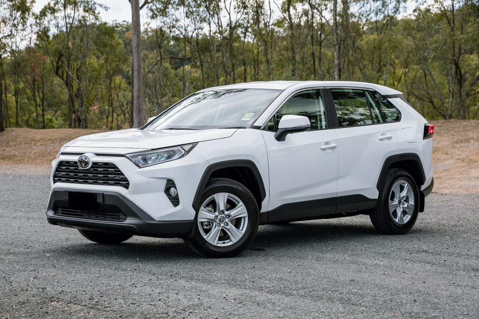 Toyota RAV4 v Toyota RAV4 Hybrid: Which should you buy?