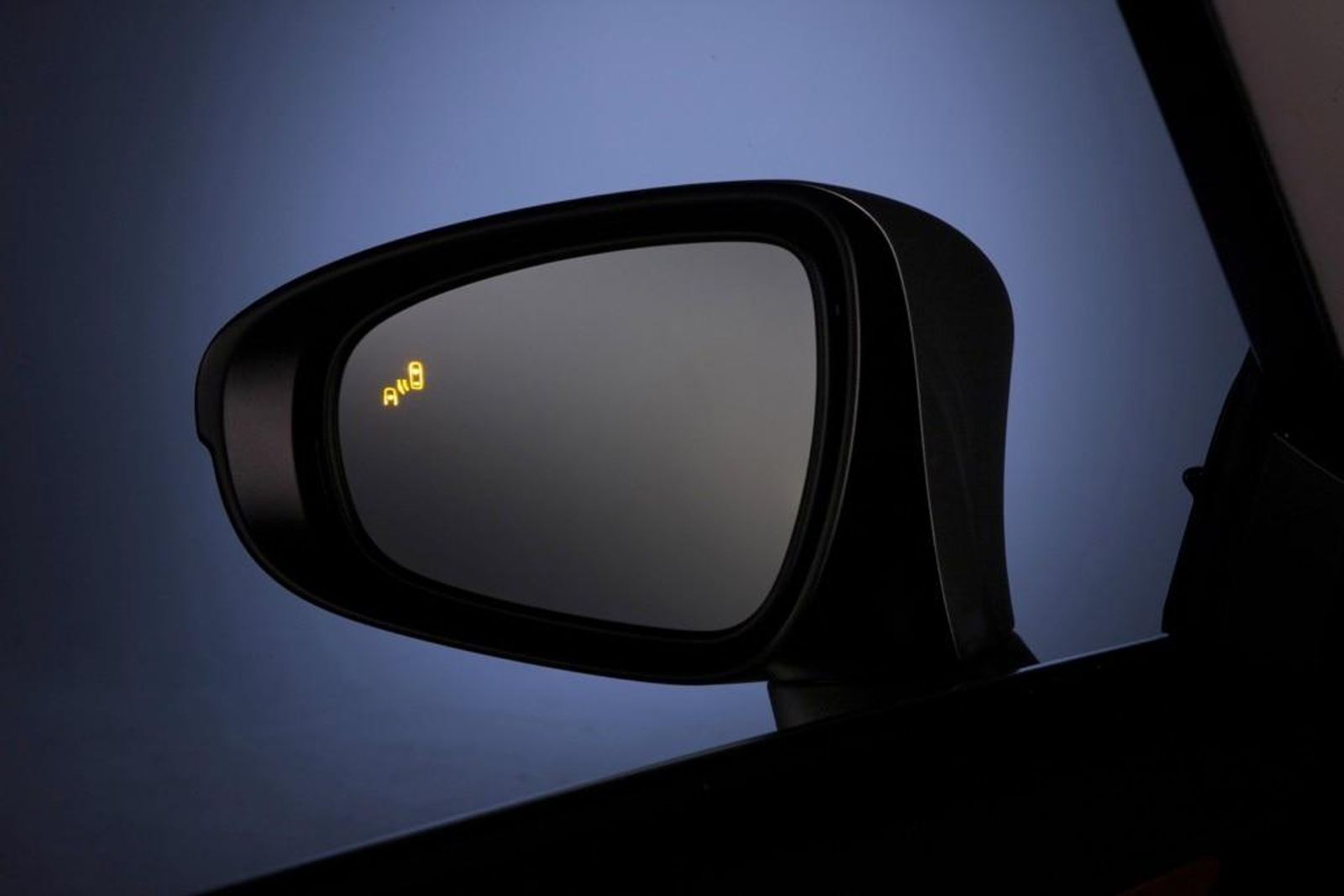 Active safety: Blind-spot monitoring and rear cross-traffic alert explained