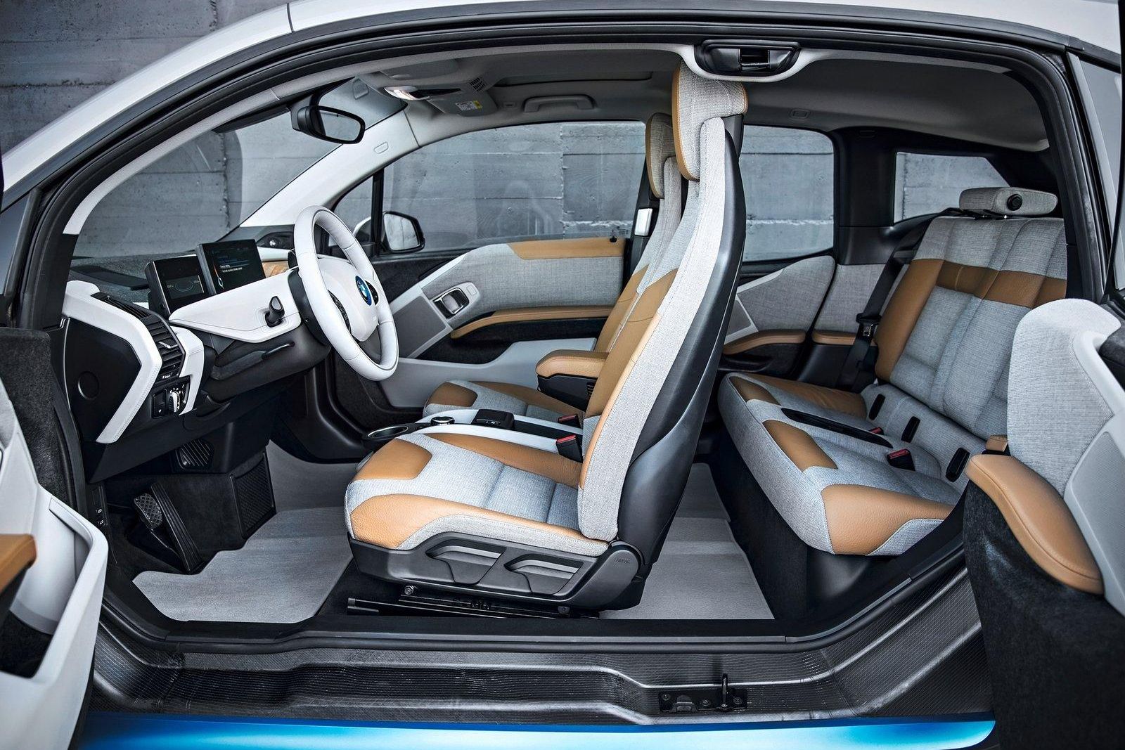 Final BMW i3 EVs painted gold, delivered to rental company