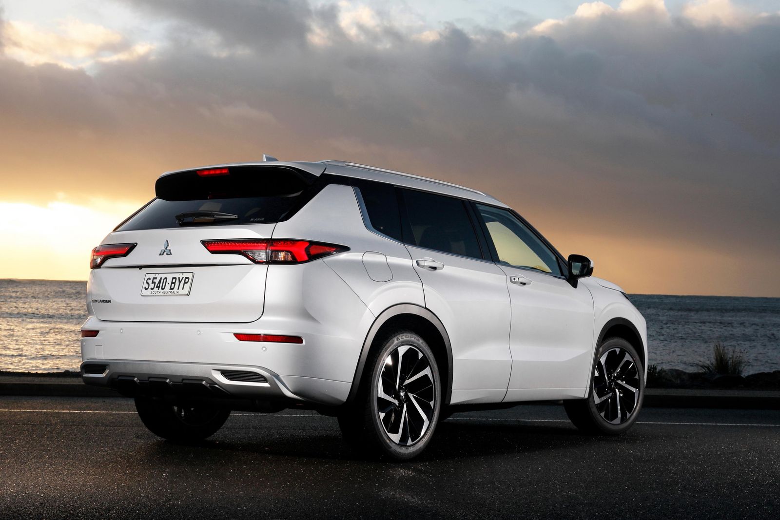 2022 Mitsubishi Outlander price and specs – up $1000