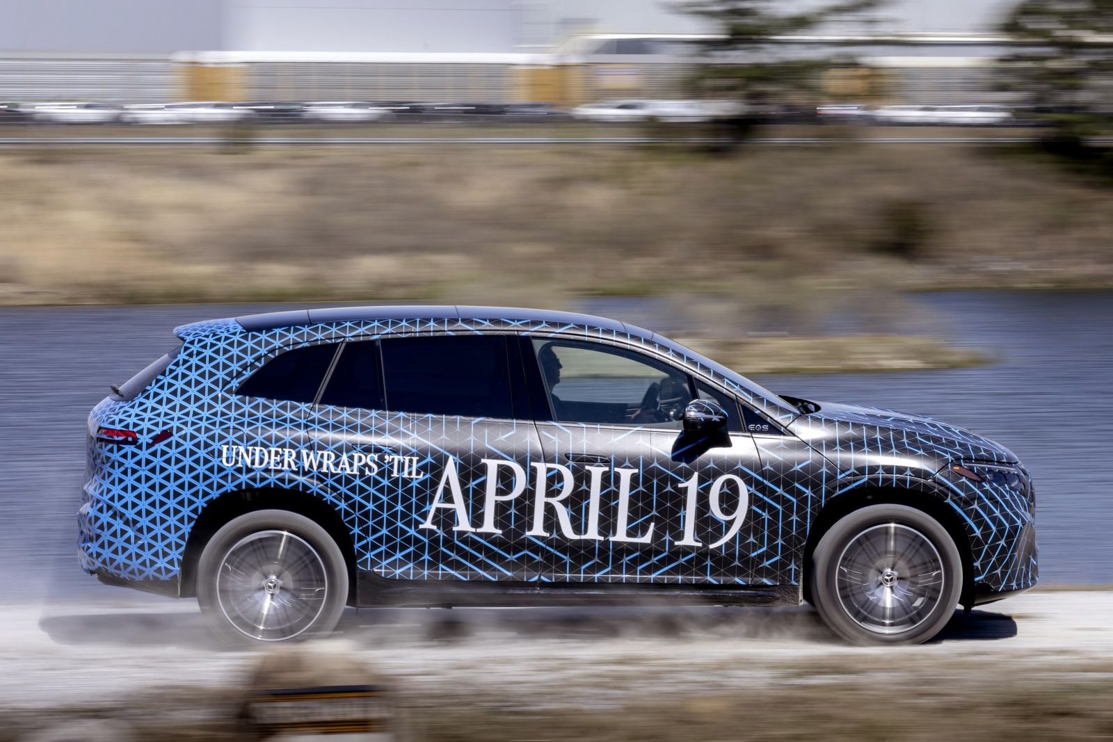 2022 Mercedes-Benz EQS SUV leaked