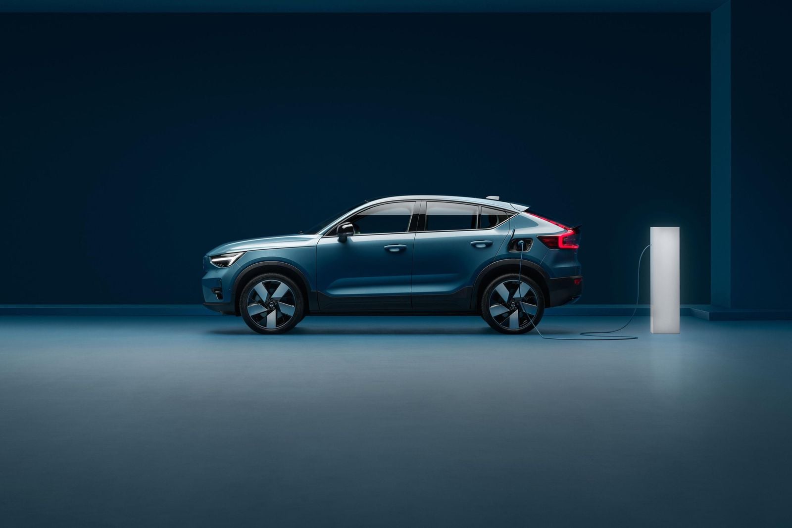 2023 Volvo C40 Recharge price and specs