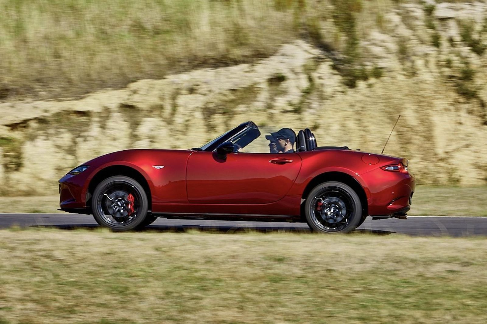 Next Mazda MX-5 to retain rear-wheel drive - report