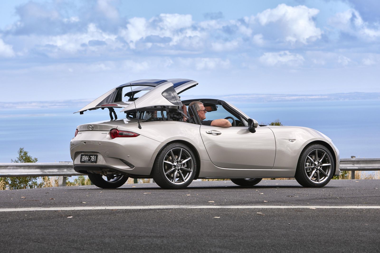 Next Mazda MX-5 to retain rear-wheel drive - report