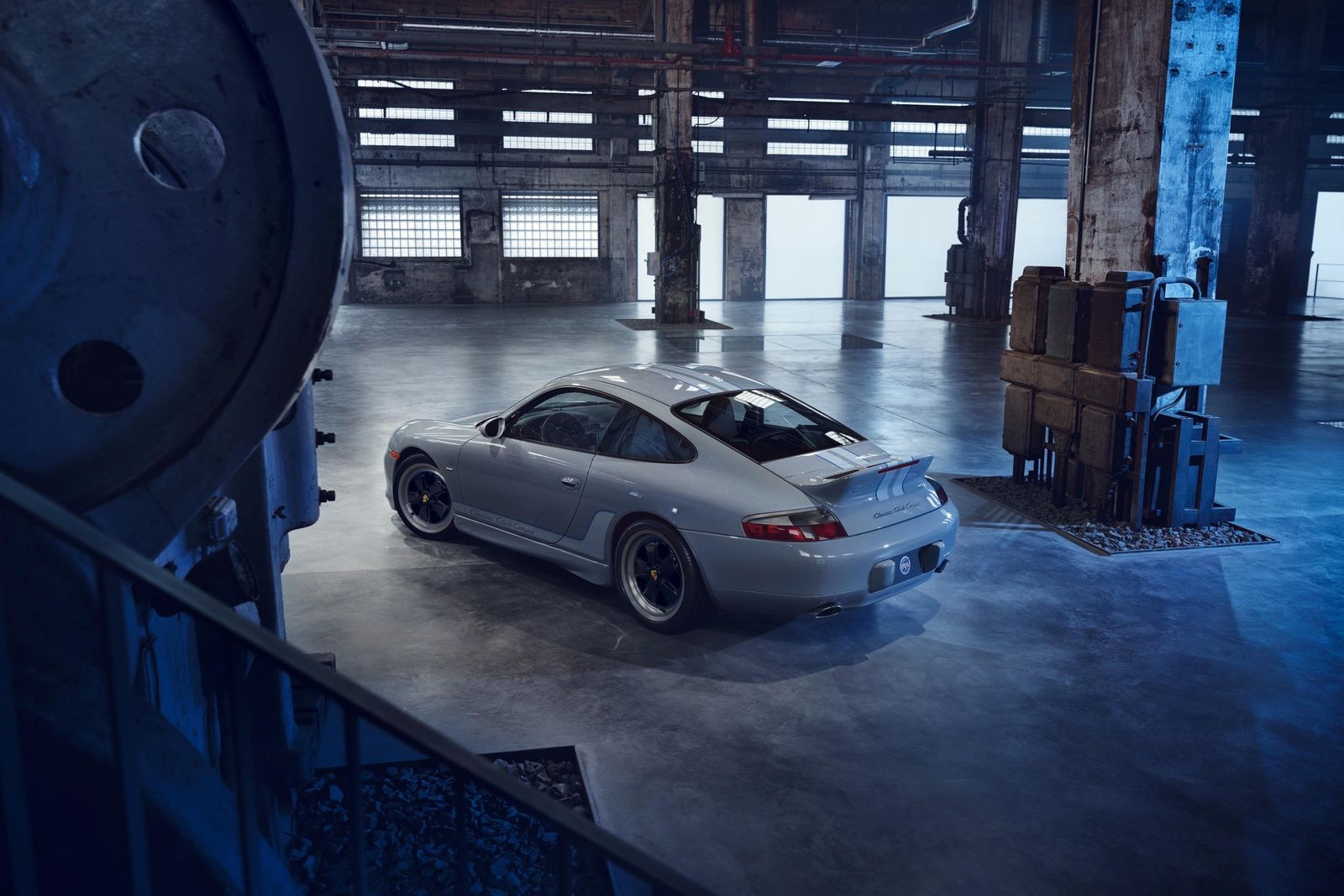 Porsche 911 Classic Club Coupe: One-off 996 revealed