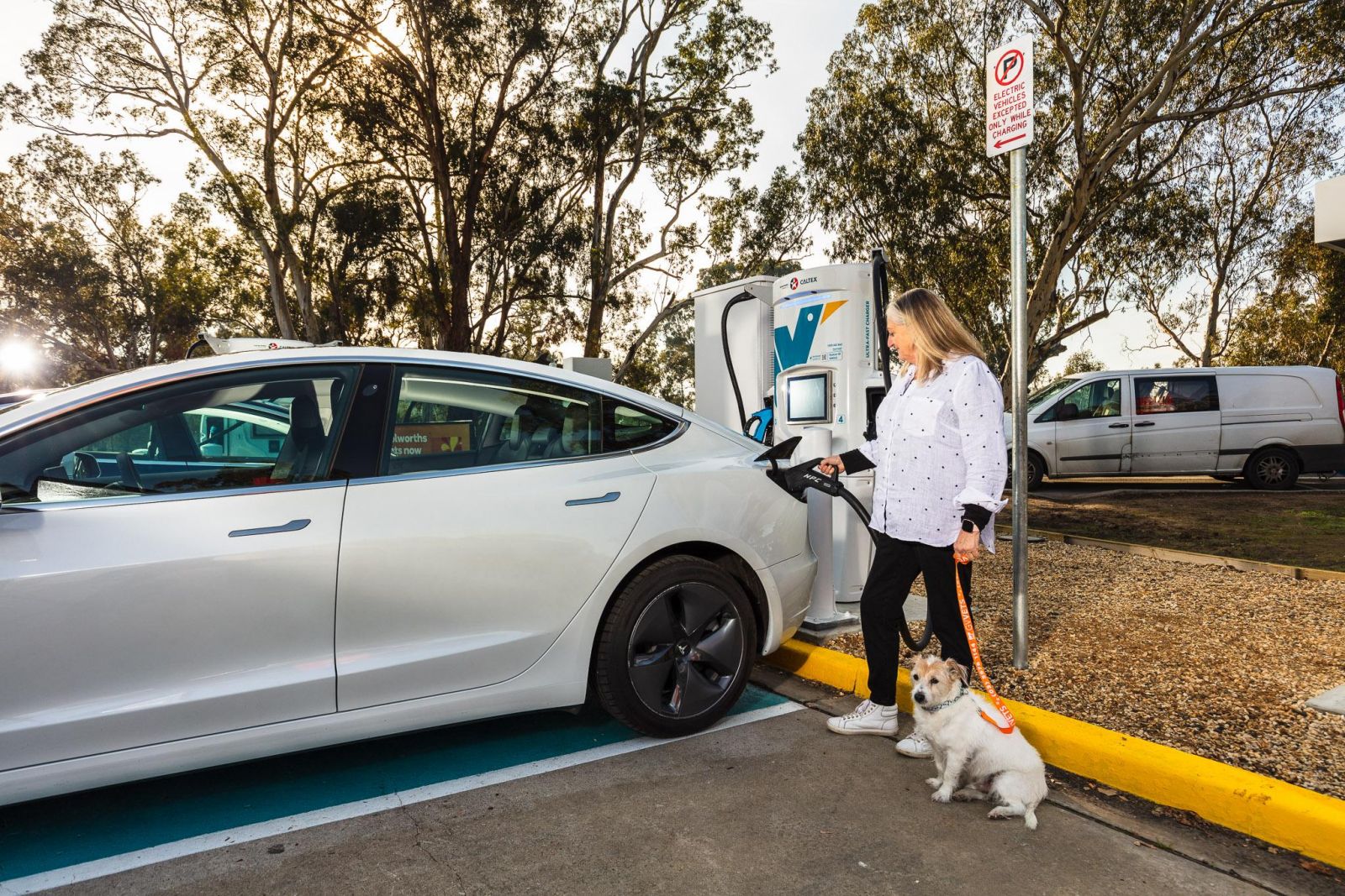 australian-finance-firm-offering-12-months-of-free-ev-charging-cars