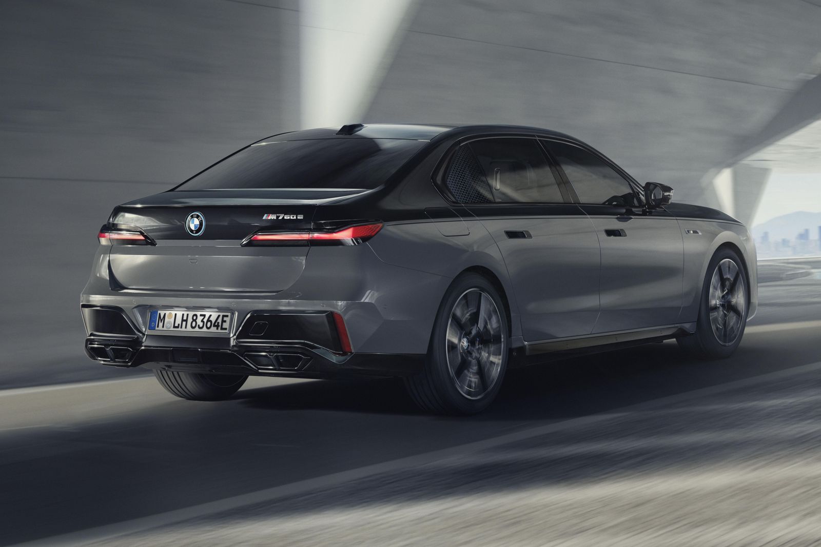 2023 BMW M760e PHEV replaces axed V12