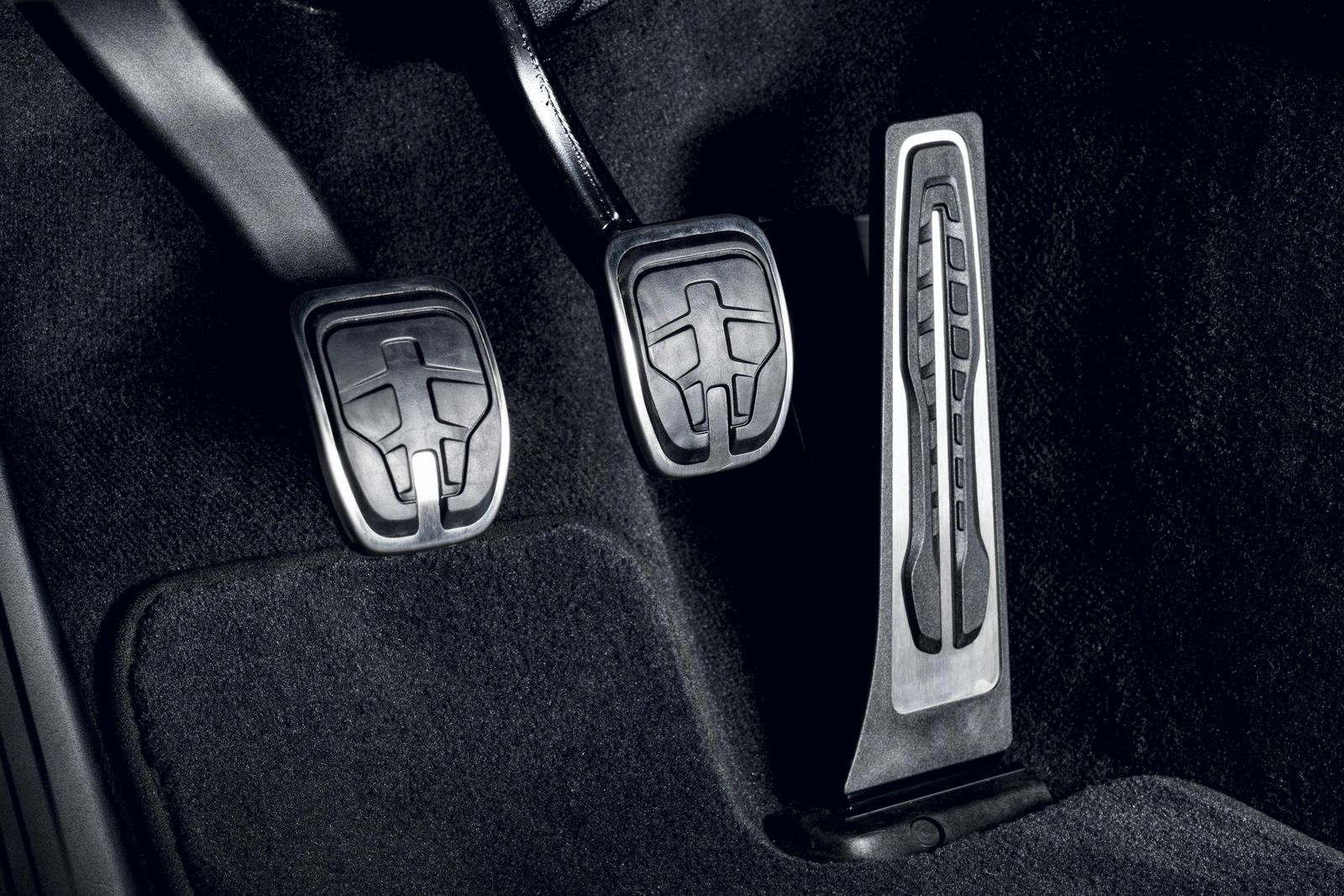 Toyota GR Supra manual: Nissan Z rival confirmed for Australia