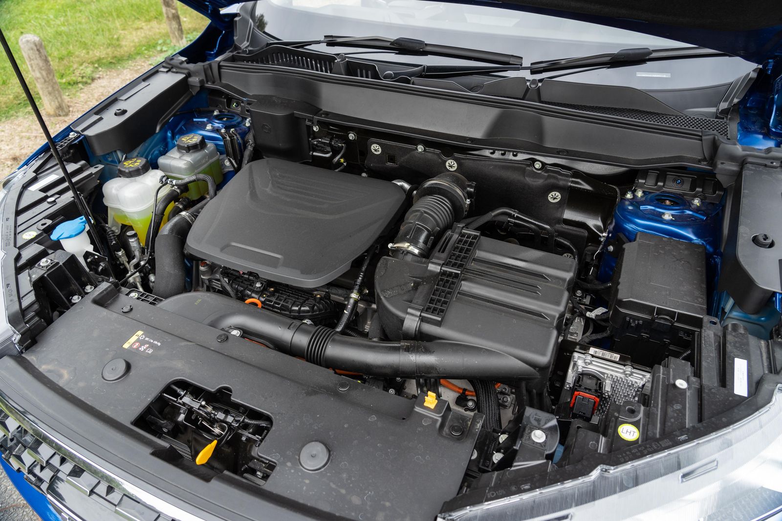 2022 Haval H6 Hybrid v Toyota RAV4 Hybrid comparison