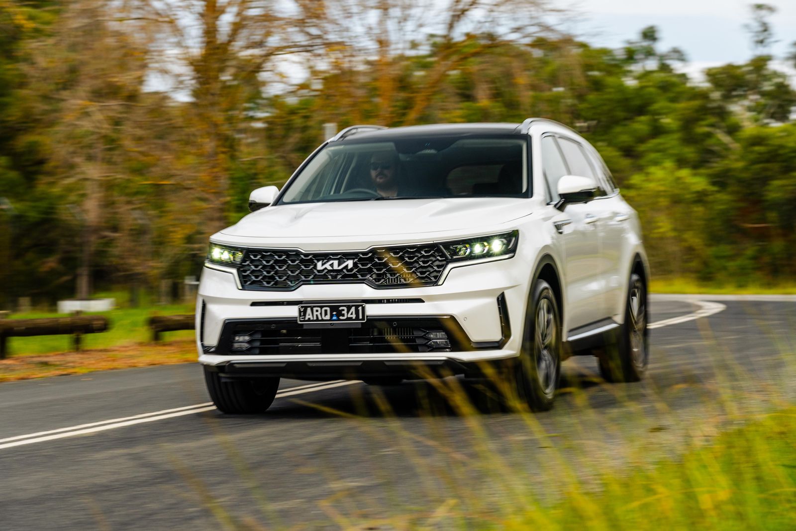 Kia Sorento sets all-time sales record, but hybrid orders close