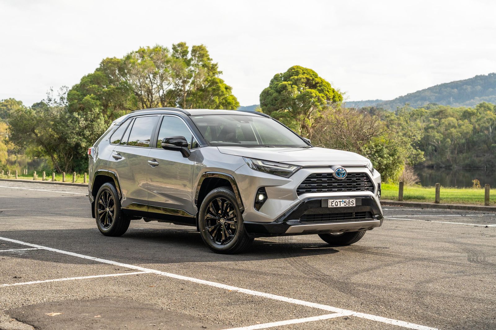 2022 Haval H6 Hybrid v Toyota RAV4 Hybrid comparison