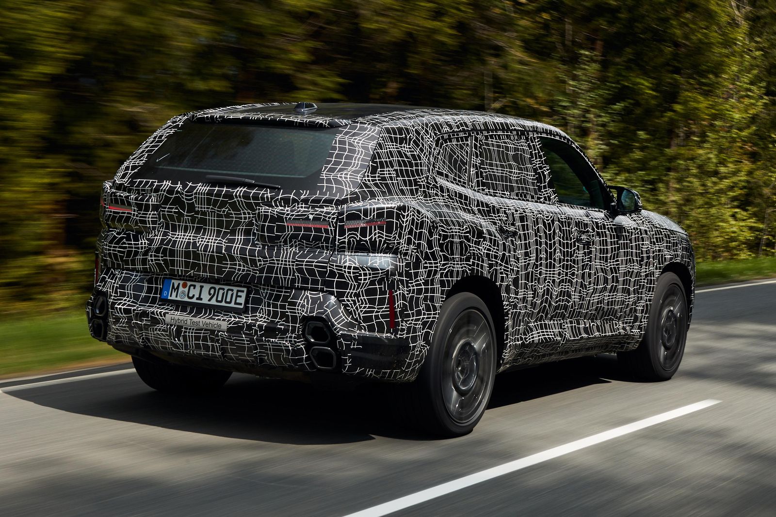 2023 BMW XM teased, power and torque lower than concept