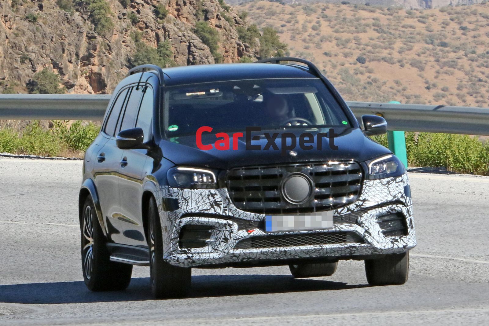 Mercedes-Benz GLS facelift spied