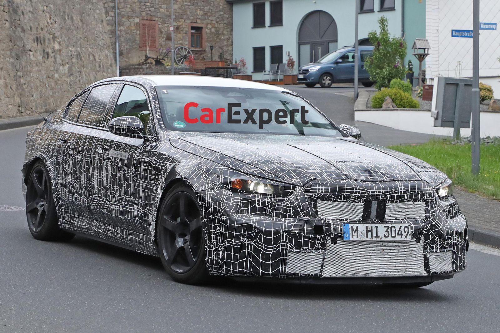 BMW M5 Touring due in 2024 - report