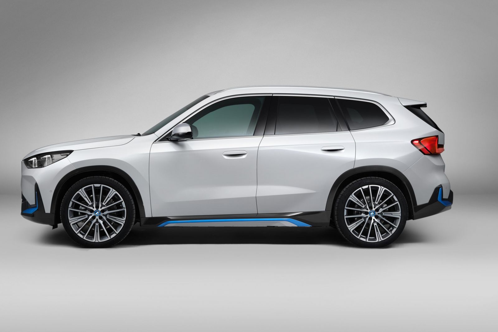 BMW iX1 entry level EV due early 2023 | CarExpert