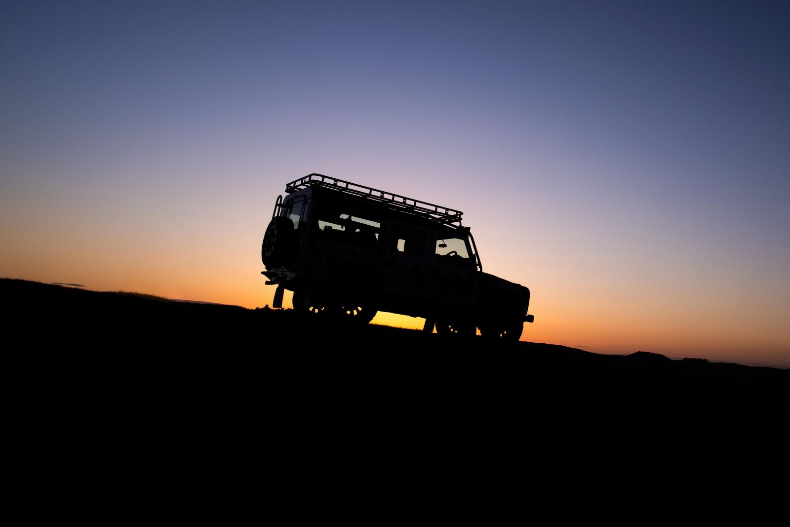 Land Rover Classic Defender Works V8 Trophy II priced from $390,000 ...