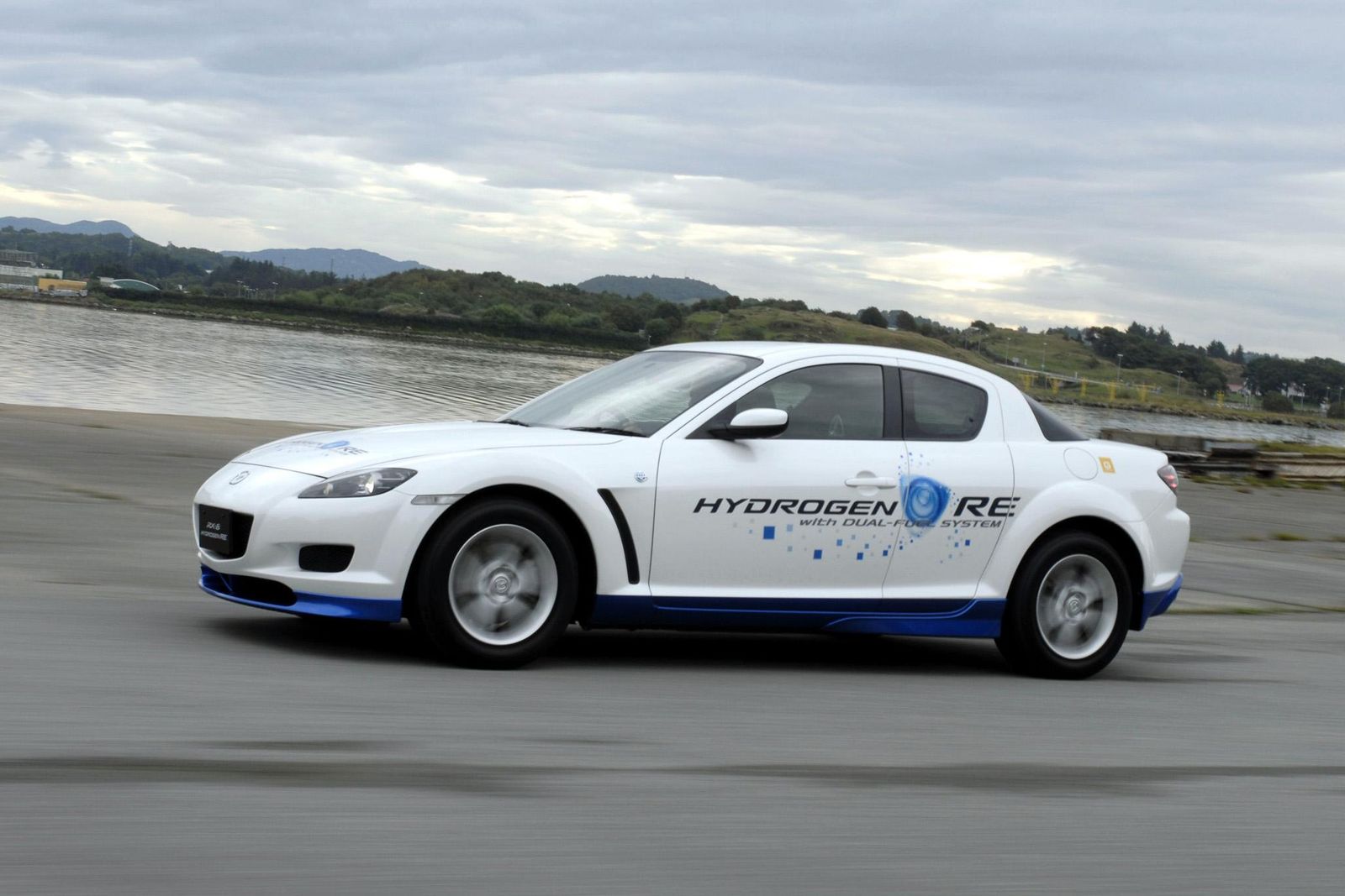 Mazda working on rotary range-extender sports car - report