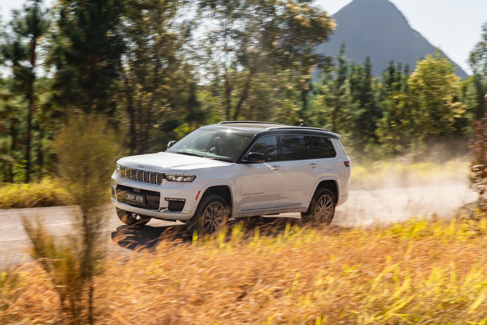 2022 Nissan Patrol v Jeep Grand Cherokee L comparison