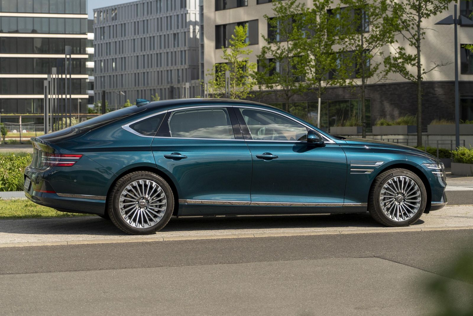2023 Genesis Electrified G80 price and specs