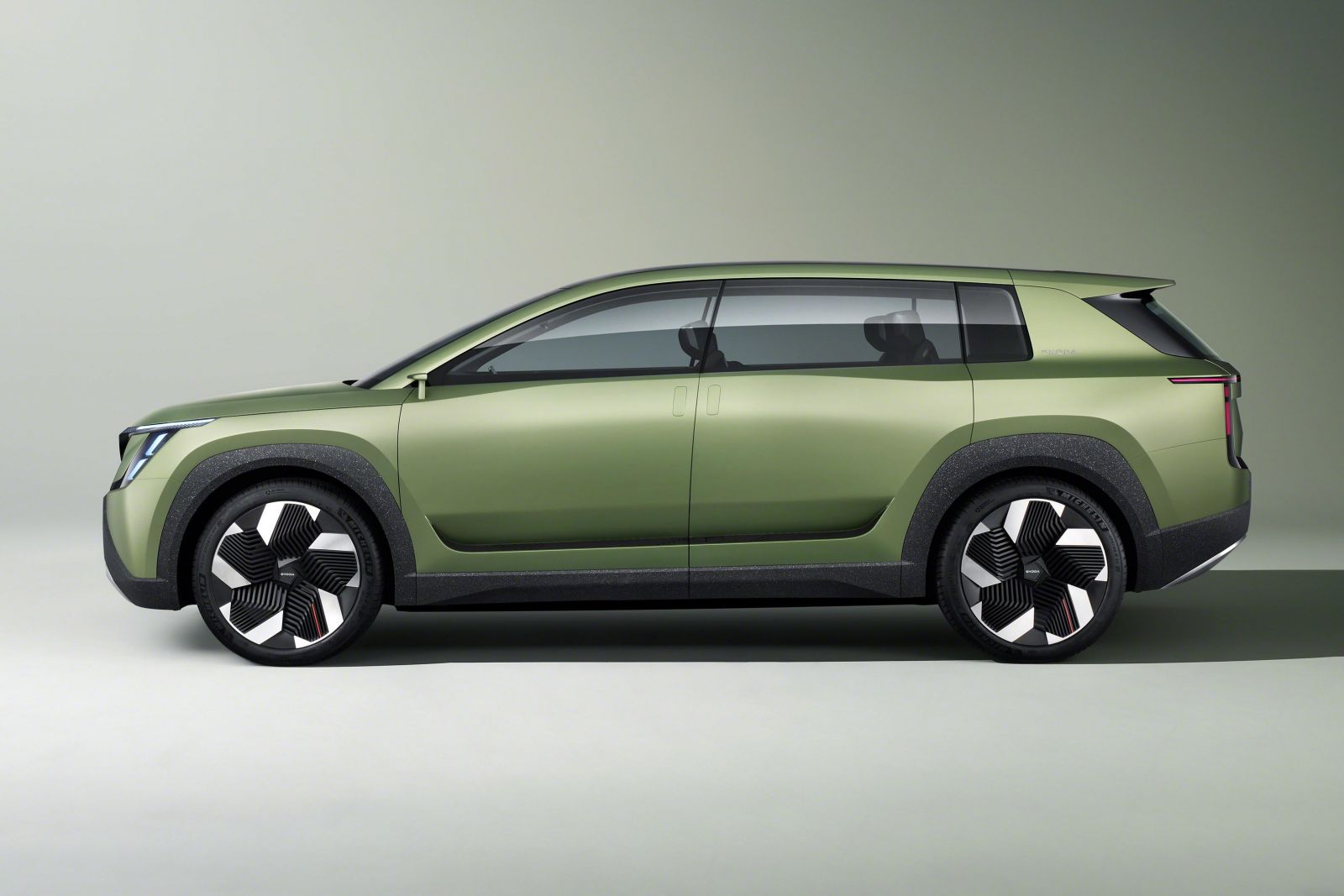 Skoda Vision 7S concept showcases new logo | CarExpert