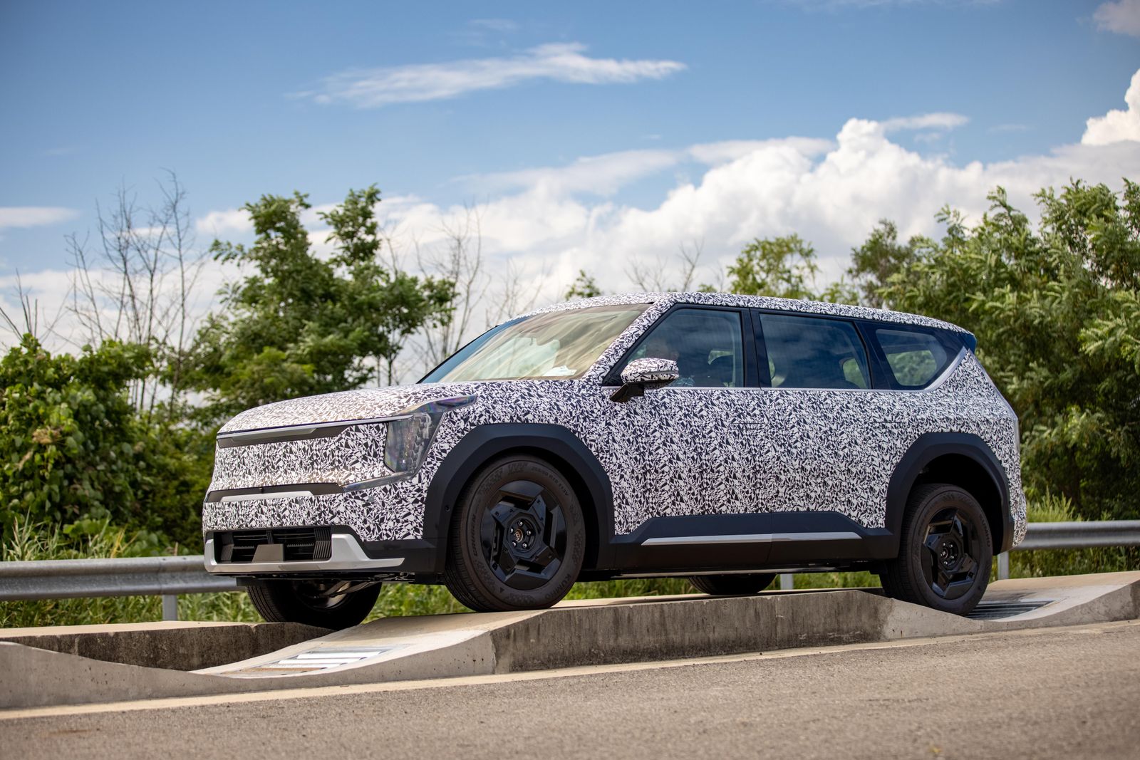 Kia EV9 teased ahead of early 2023 debut