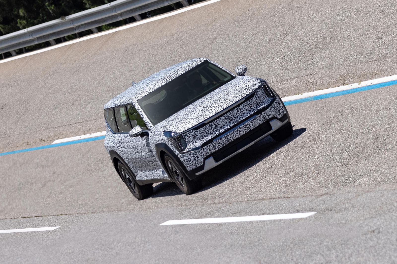 Kia EV9 teased ahead of early 2023 debut