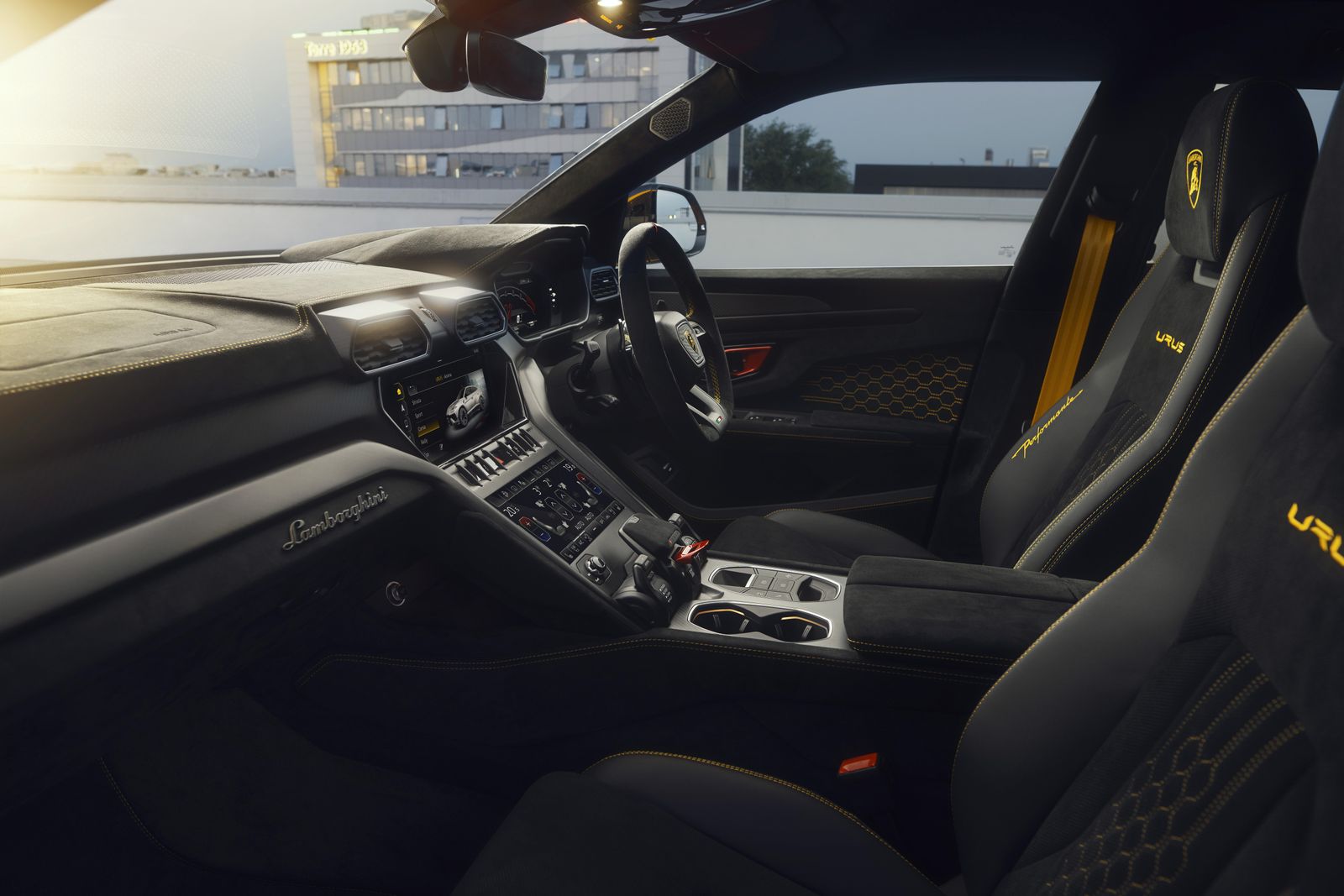 2023 Lamborghini Urus Performante revealed