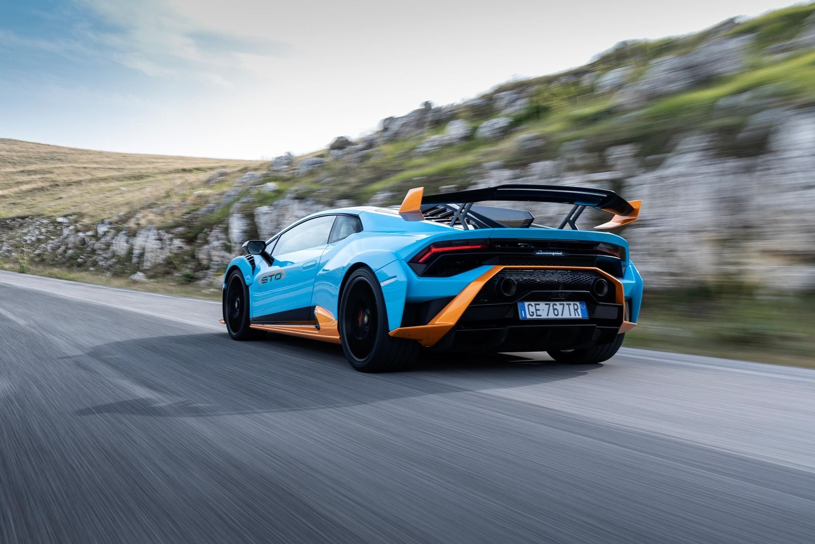 2022 Lamborghini Huracan STO