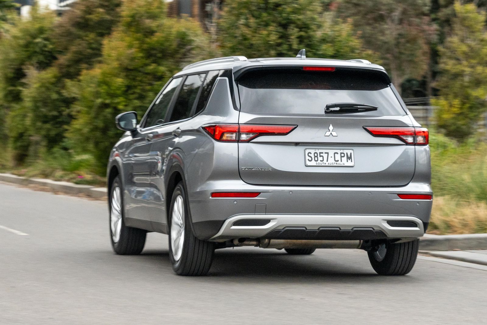 Mitsubishi Outlander v Volkswagen Tiguan Allspace v Honda CR-V comparison