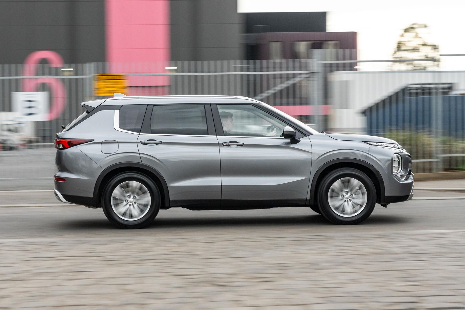 Mitsubishi Outlander v Volkswagen Tiguan Allspace v Honda CR-V comparison