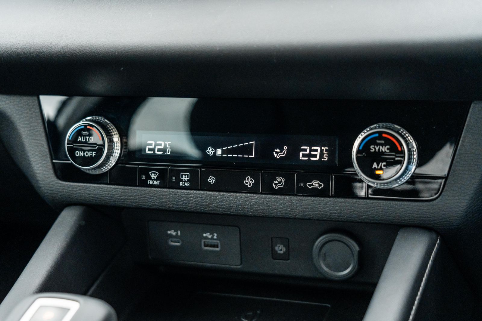 2023 Mitsubishi Outlander LS