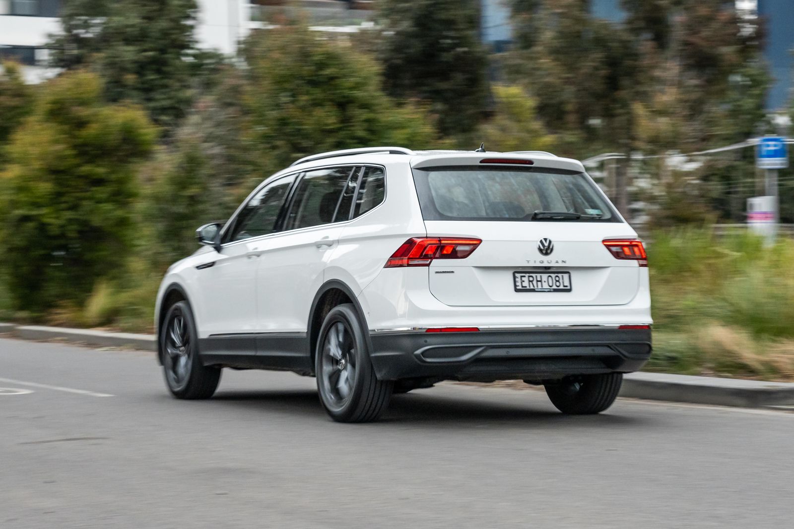 Mitsubishi Outlander v Volkswagen Tiguan Allspace v Honda CR-V comparison