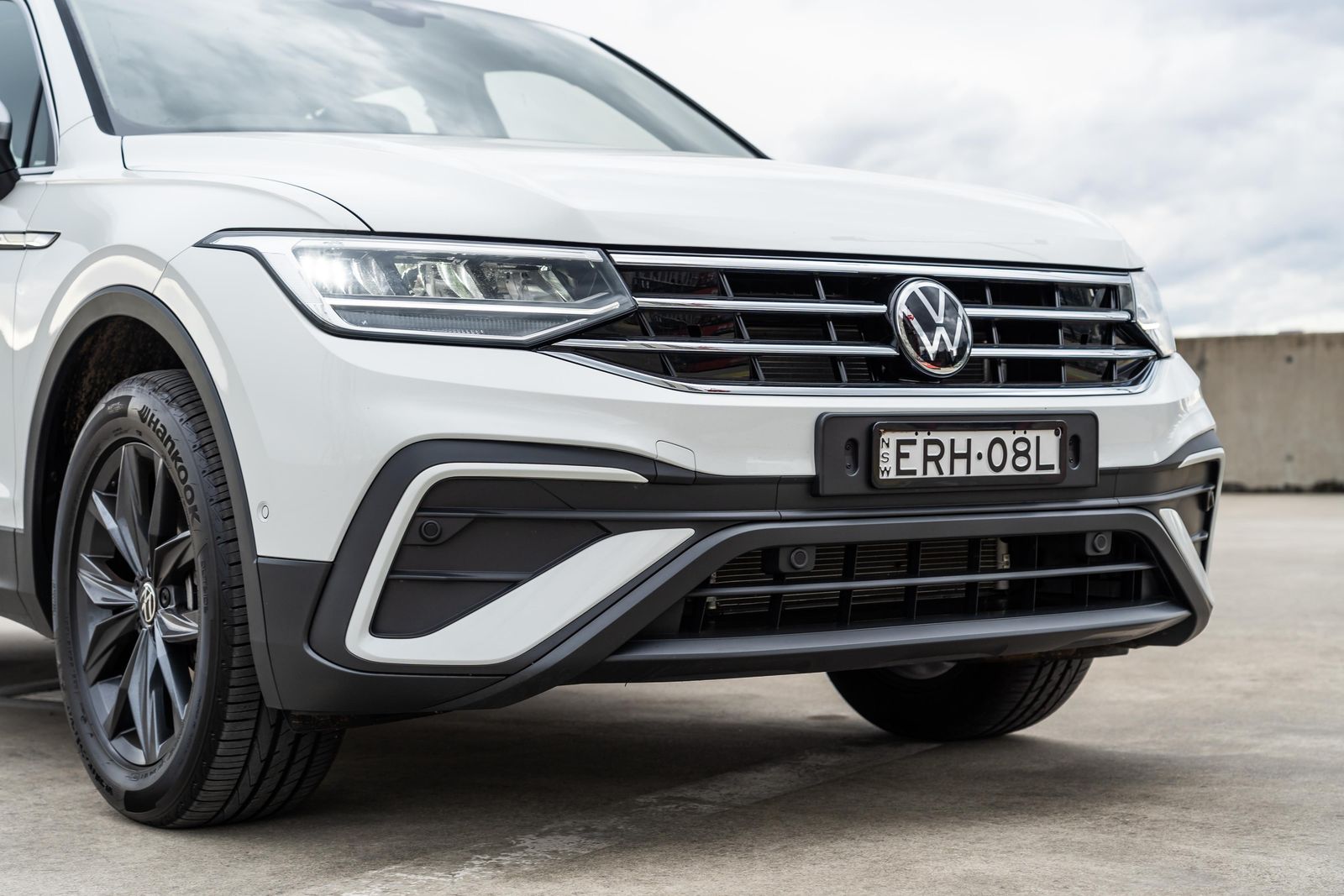 Mitsubishi Outlander v Volkswagen Tiguan Allspace v Honda CR-V comparison