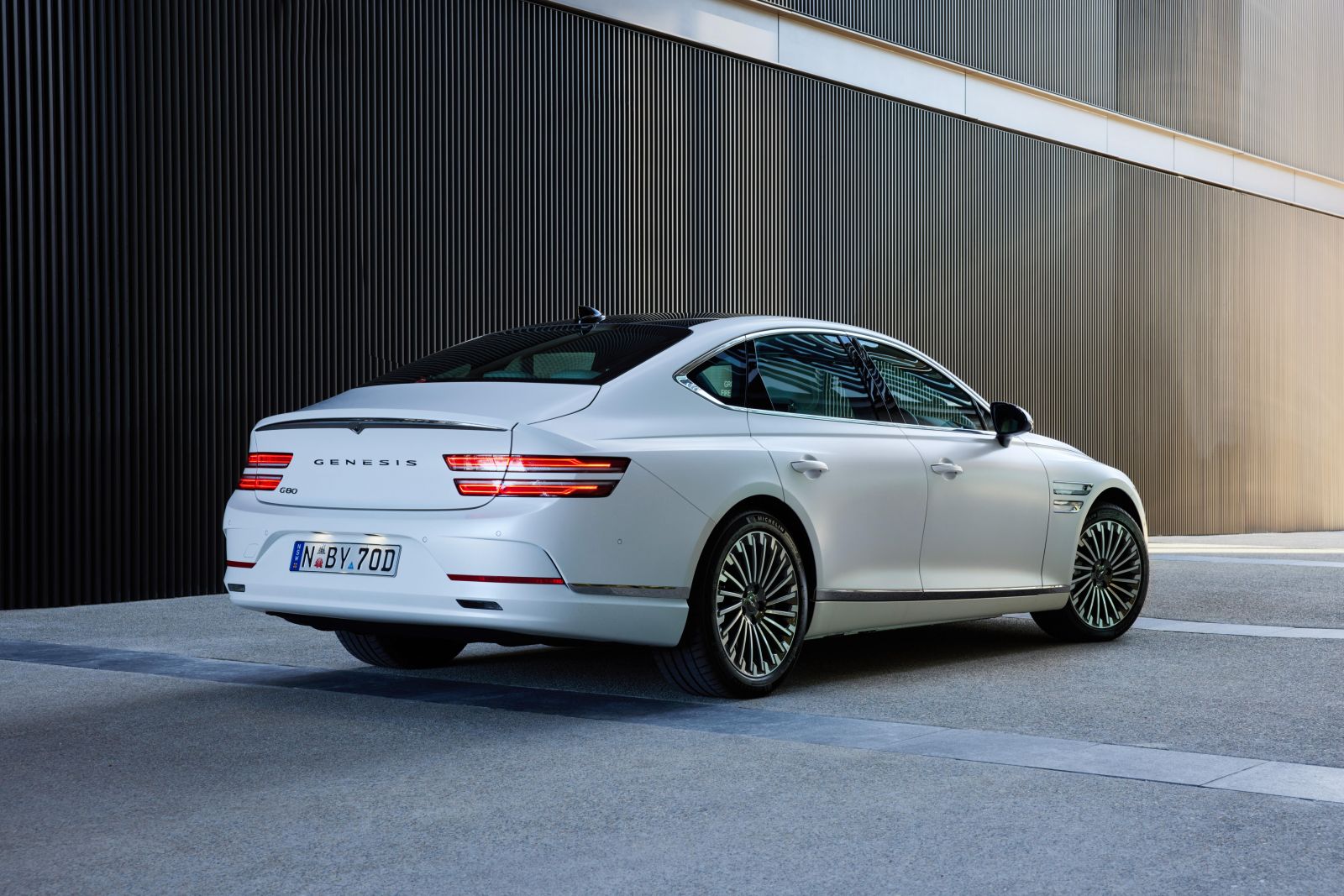 2023 Genesis Electrified G80