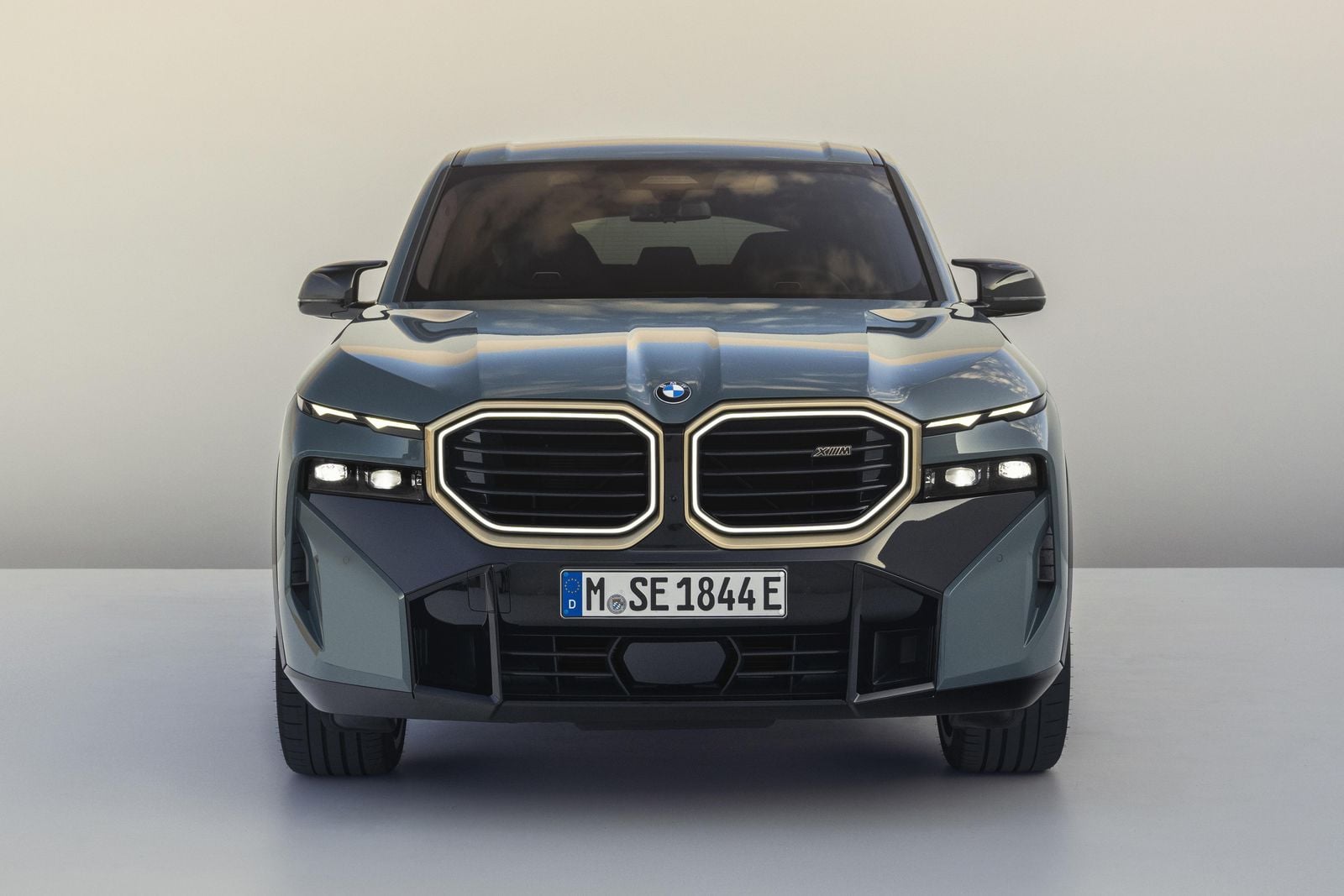 2023 BMW XM plug-in hybrid SUV production starts