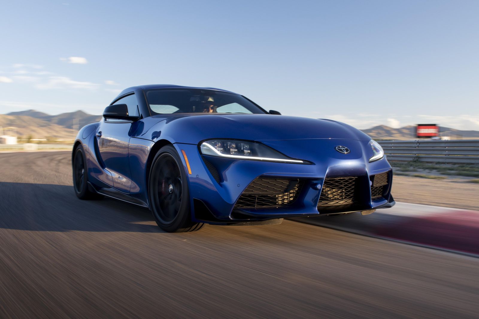 2023 Toyota GR Supra manual