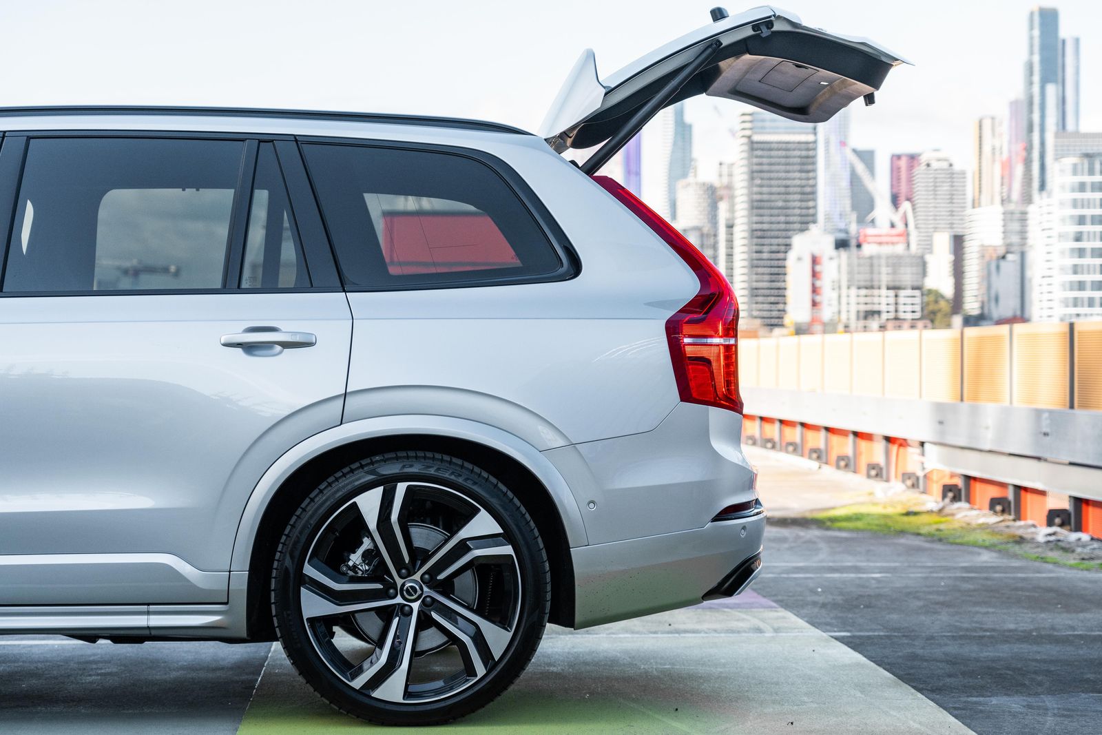 Volvo targets 20k annual sales in Australia by 2026, as non-EV rivals get 'left behind'