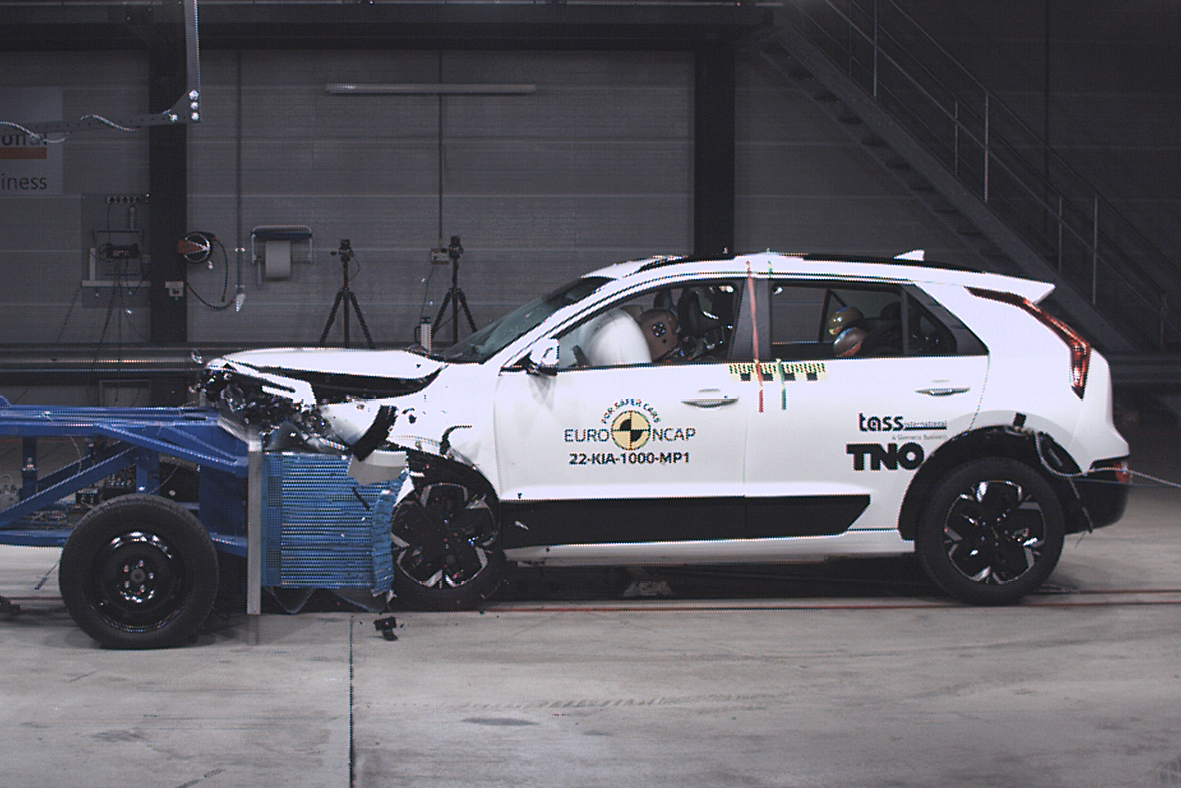 2023 Kia Niro Hybrid S